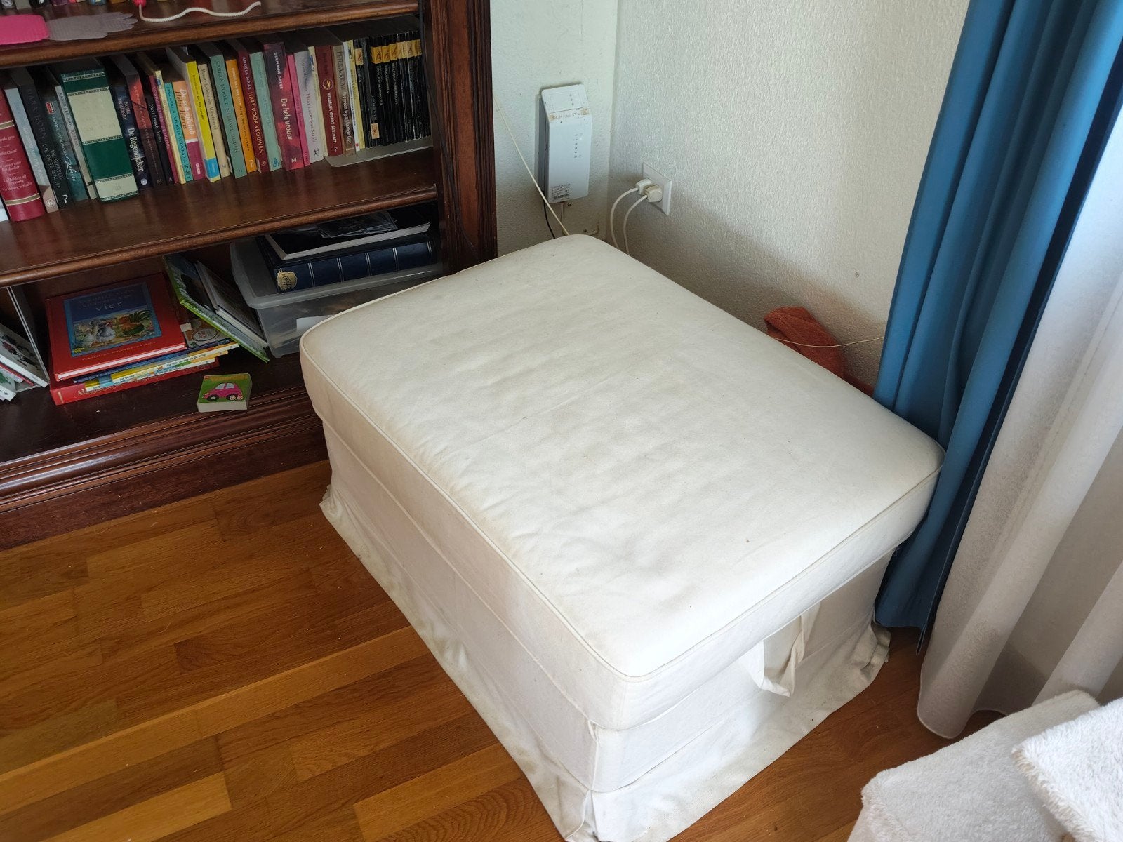 IKEA Ektorp hocker en nieuwe overtrek - Gebruikt, Ophalen, Gebruikt, Wit, Textiel