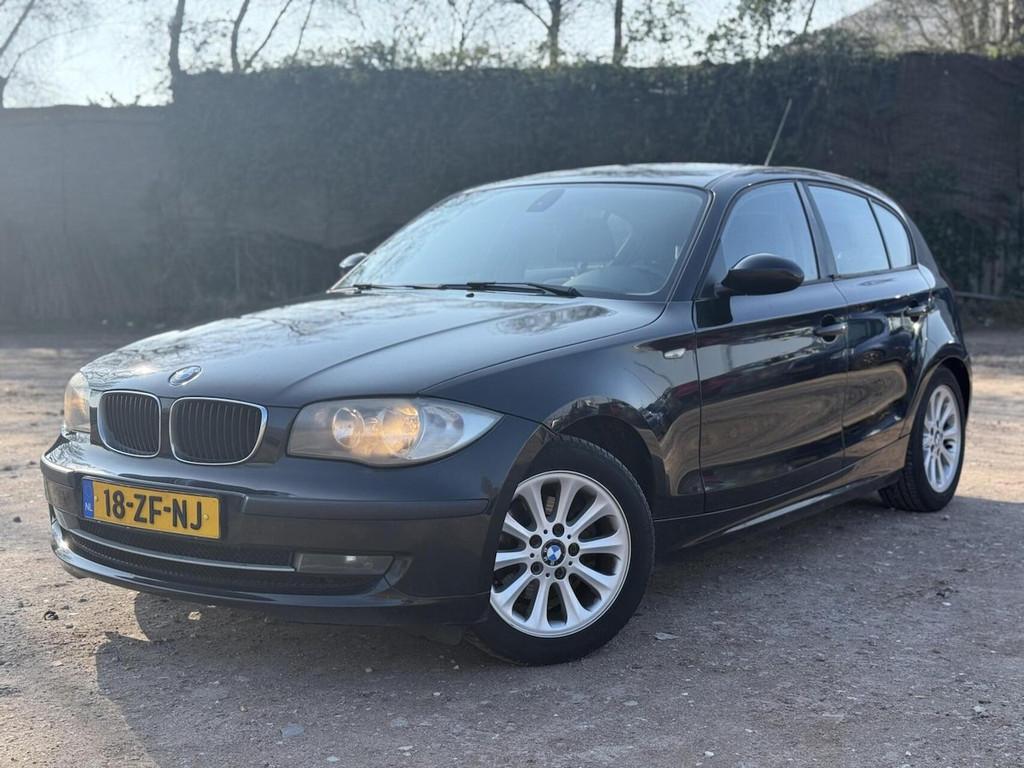 BMW 1-serie 116i Business Line INC NIEUW APK AIRCO PSENSOR, Auto's, 1-Serie, Achterwielaandrijving, Gebruikt, 4 stoelen