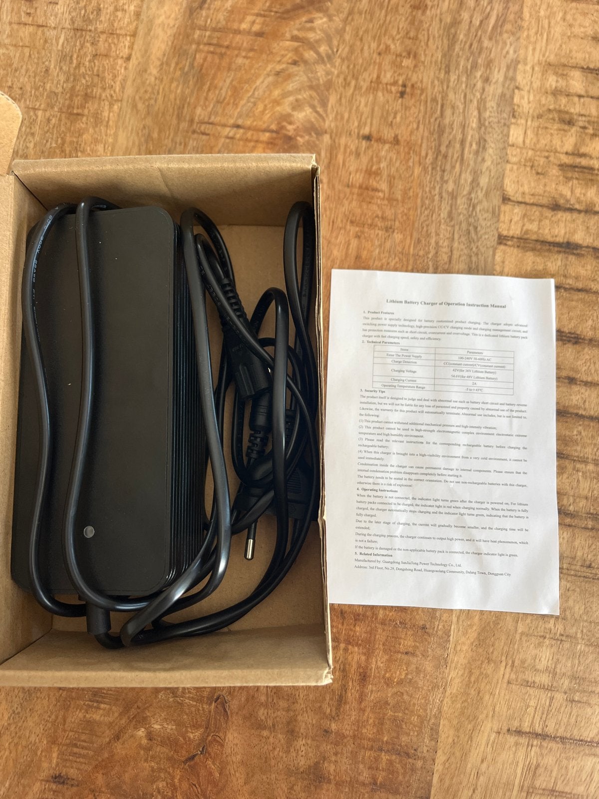 HONSZEX Lithium Batterijlader 42V 2A AC Adapter, Nieuw