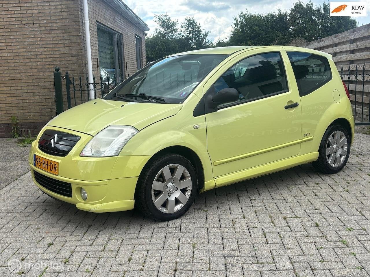 Citroën C2 1.4i VTR | trekhaak | cruise control | nieuwe ap, Auto's, Citroën, Voorwielaandrijving, 450 kg, 4 cilinders, 4 stoelen