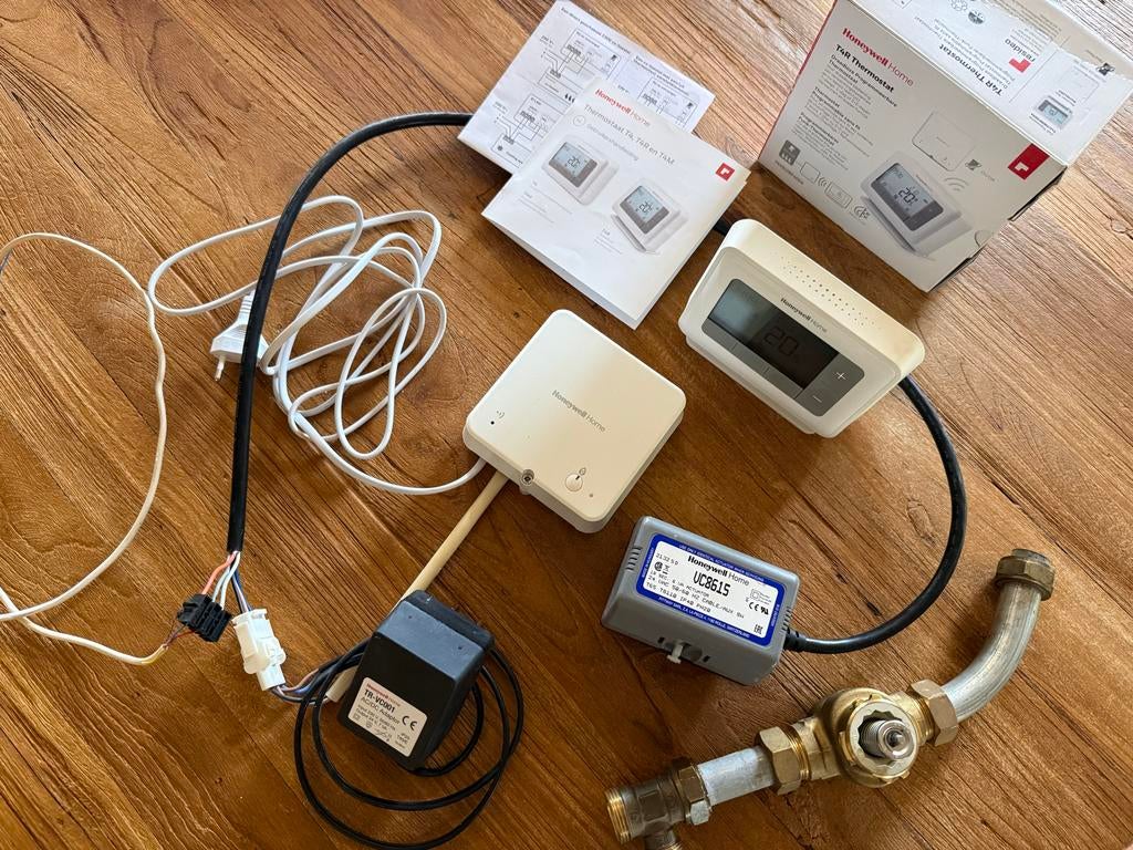 Honeywell Home T4R thermostaat met 2-weg zone-klep, Ophalen of Verzenden, Slimme thermostaat, Gebruikt