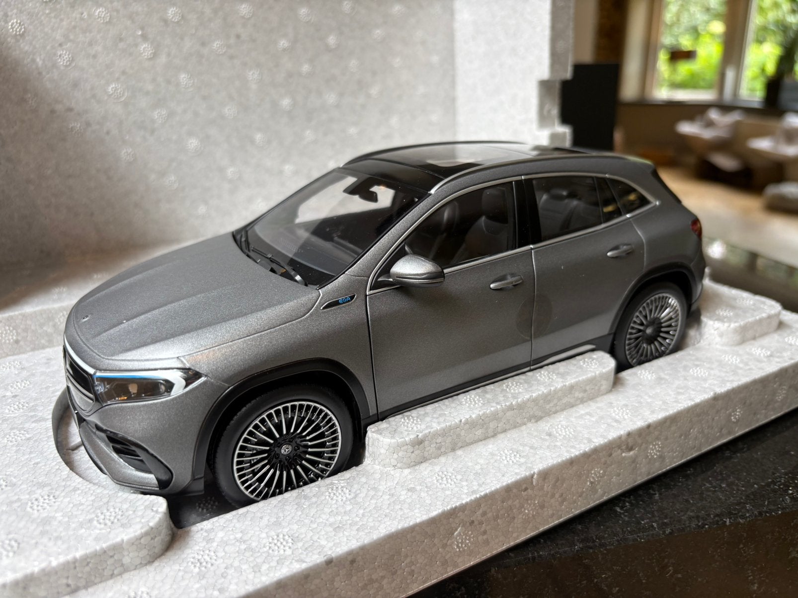 Mercedes-Benz EQA 1:18 NZG, Hobby en Vrije tijd, Ophalen of Verzenden, Nieuw, Overige merken