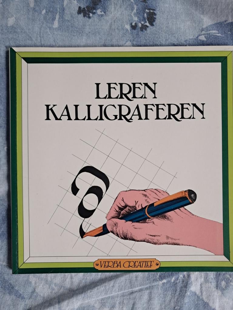 Witte - Leren kalligraferen, Ophalen of Verzenden, Zo goed als nieuw, Witte