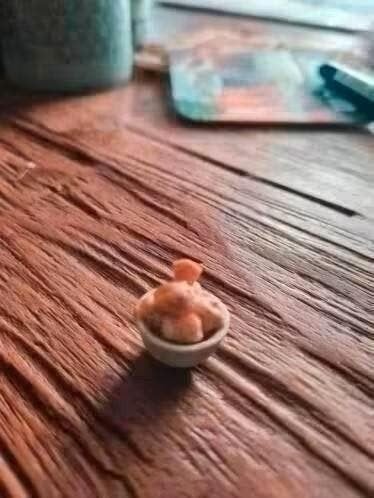 Miniatuur bolletjes ijs voor poppenhuis, Ophalen of Verzenden, Nieuw