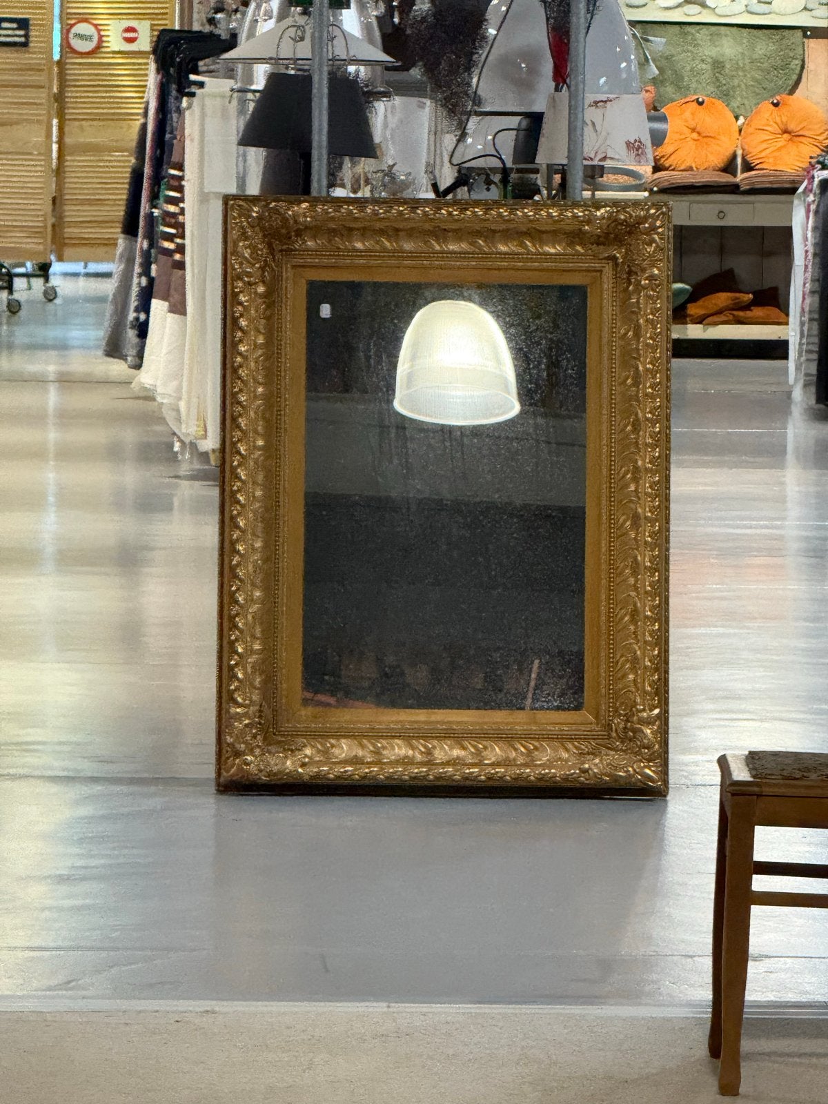 Vintage spiegel met goudkleurige lijst - 125x93cm, Ophalen of Verzenden, Rechthoekig, 50 tot 100 cm, 100 tot 150 cm