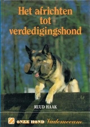 Het africhten tot verdedigingshond, Ophalen of Verzenden, Zo goed als nieuw, Honden