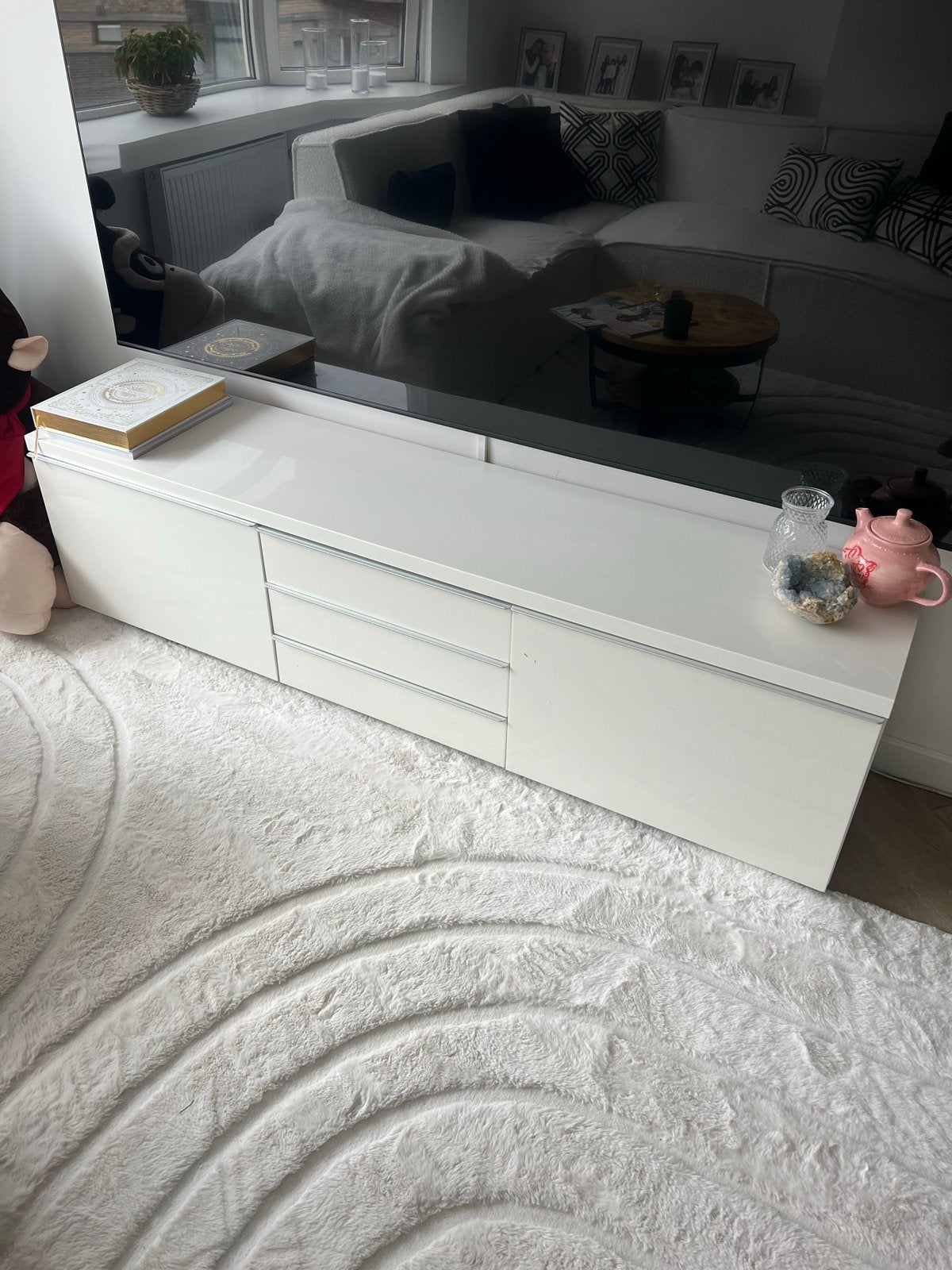 GRATIS IKEA TV meubel met gebruikerssporen, Ophalen, Kunststof, Gebruikt, 150 tot 200 cm