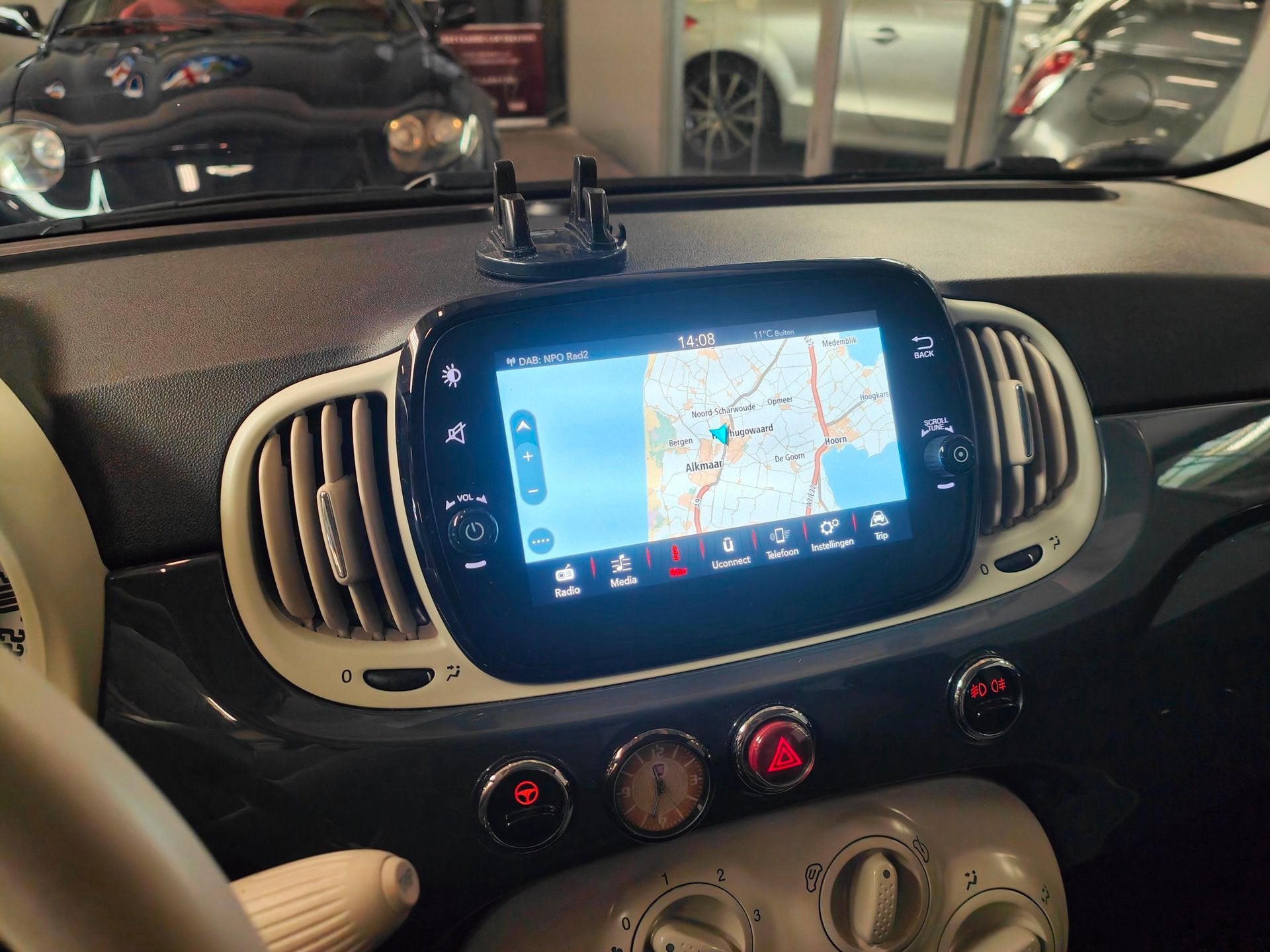 Fiat 500 1.2 Lounge NAVI - APPLE CARPLAY- NIEUWSTAAT, Auto's, Dealer onderhouden, Stof, Gebruikt, 4 cilinders
