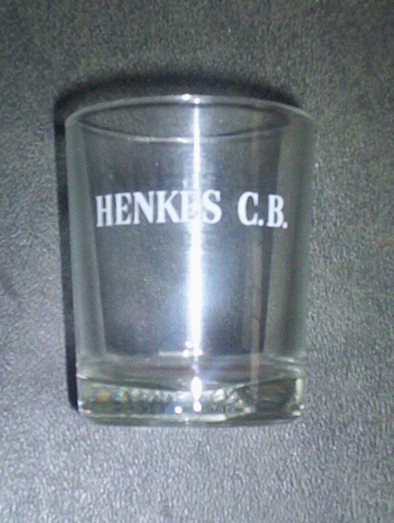 borrelglaasje henkes (vlgnr 3) C.B., Ophalen of Verzenden, Zo goed als nieuw, Borrel- of Shotglas