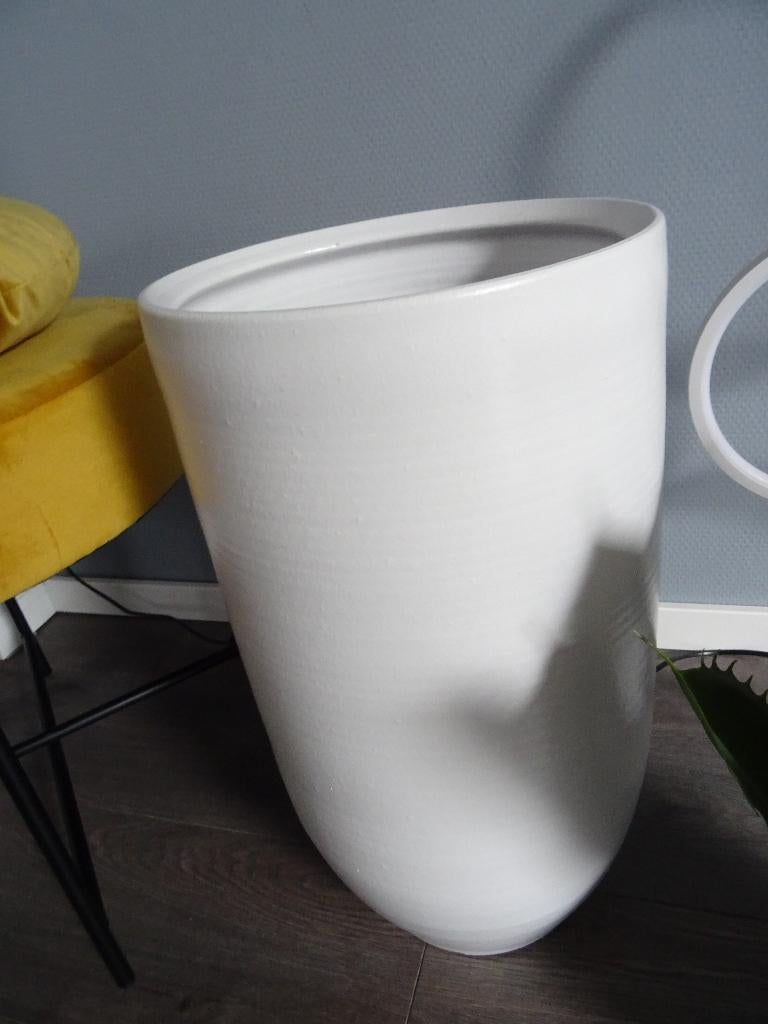 GROTE HOGE BLOEMPOT + KUNSTPLANT IN POT AANBIEDING!!!!, Ophalen, Rond, Binnen, Zo goed als nieuw