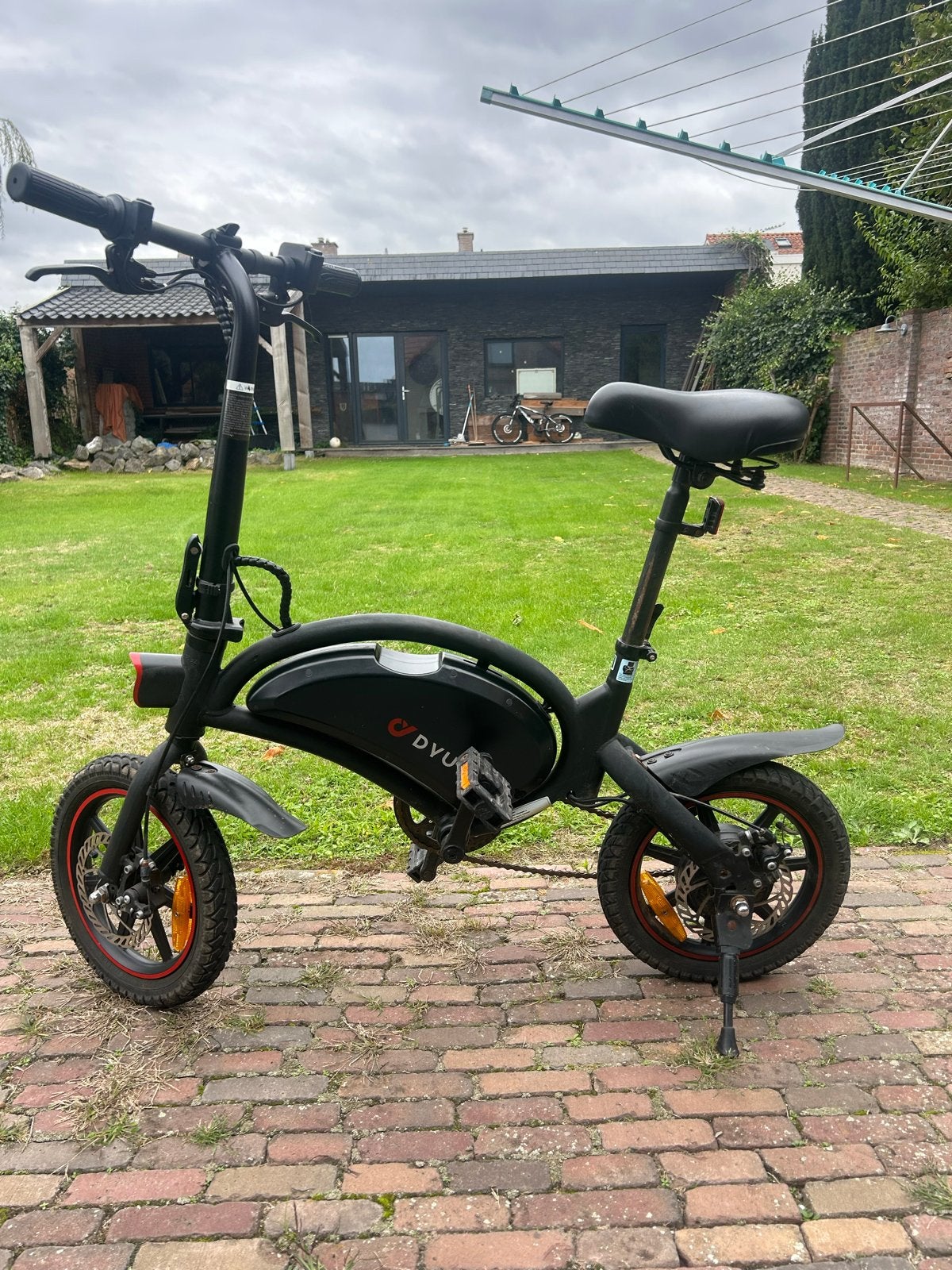 DYU elektrische fiets met gashendel en oplader, Fietsen en Brommers, Ophalen of Verzenden, Gebruikt, Overige merken