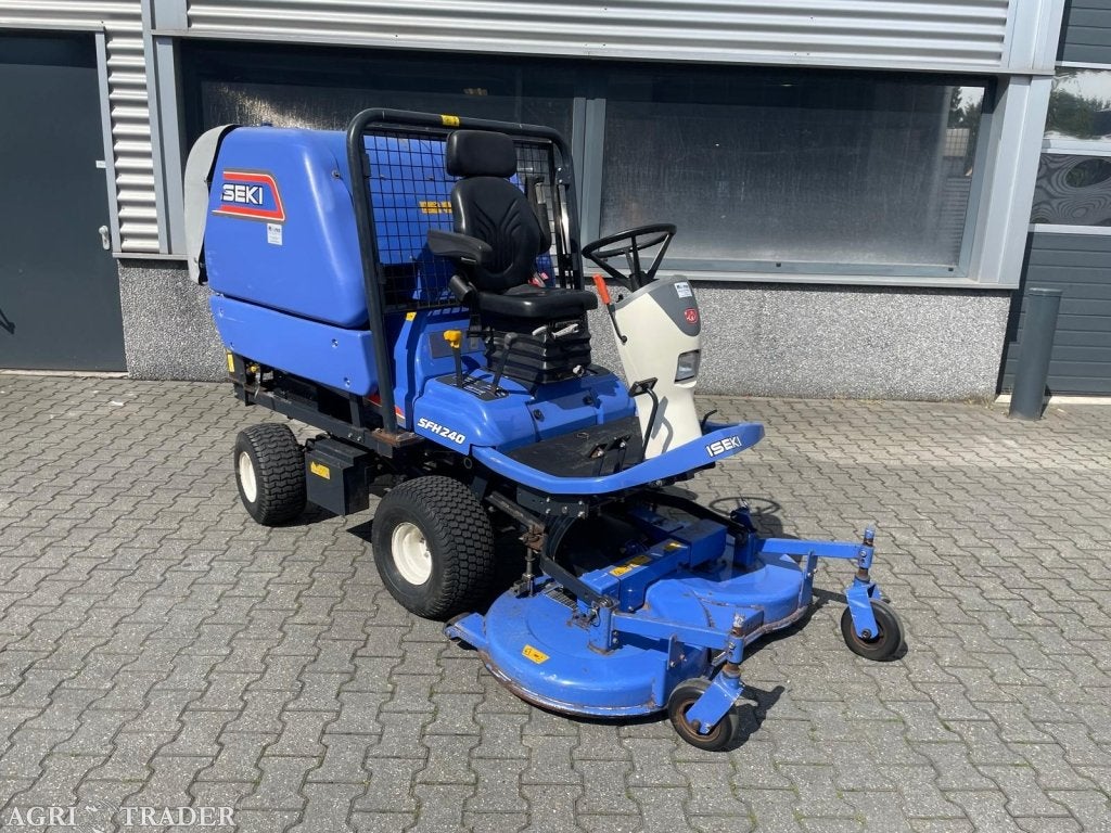 Iseki SFH240F diesel frontmaaier met opvang, Zakelijke goederen, Machines en Bouw | Tuin, Park en Bosbouw, Maaier, Ophalen
