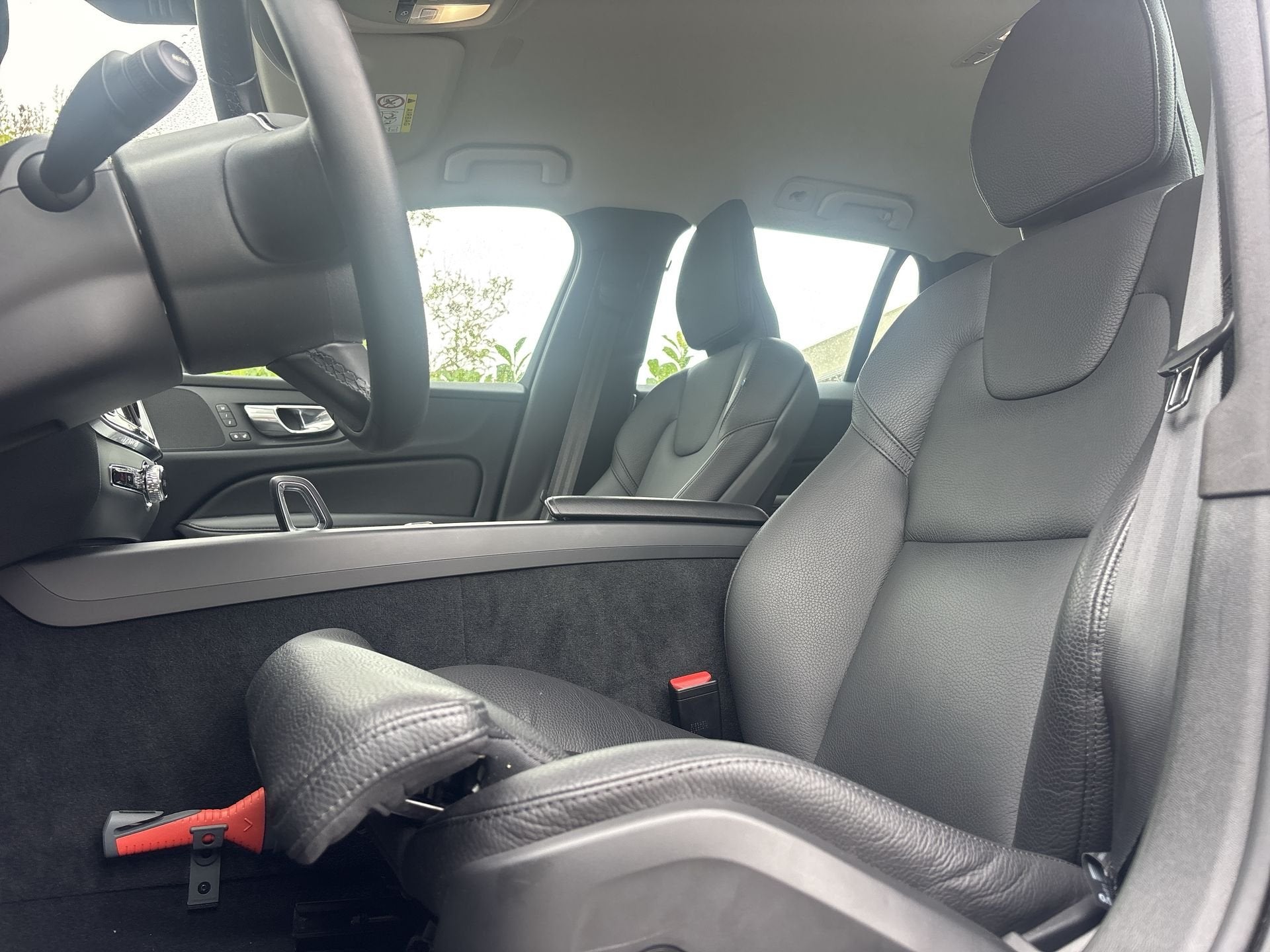 Volvo V60 2.0 B3 Plus Dark |MEMORY|H/K|ELEK.TREKHAAK|KEYLESS, Dealer onderhouden, 4 cilinders, 1969 cc, 1634 kg