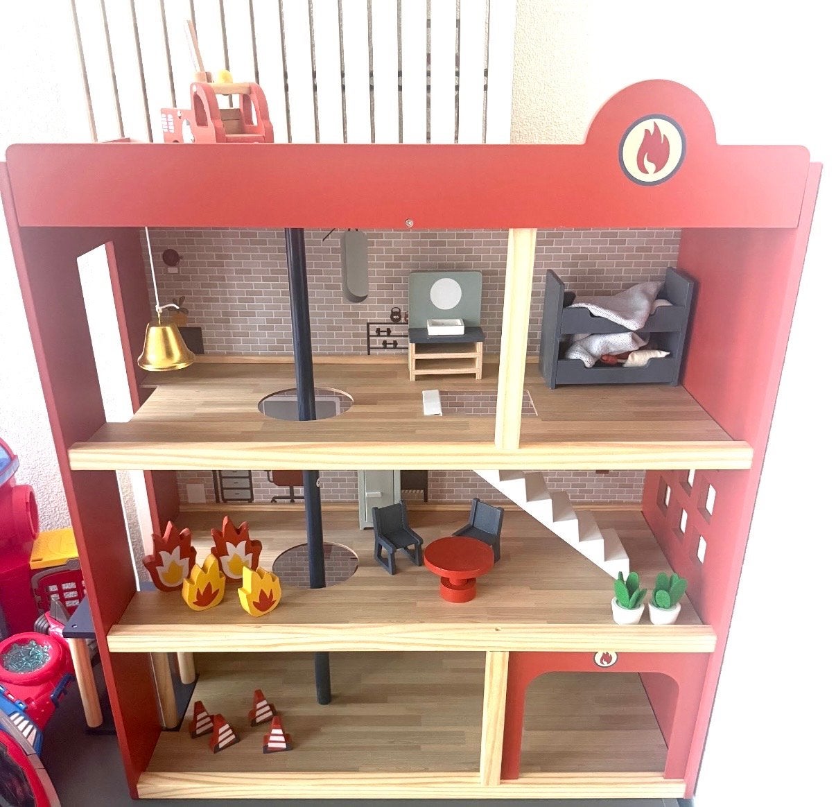 Petit Amelie Houten Brandweerkazerne met Accessoires, Ophalen, Zo goed als nieuw, Jongen of Meisje