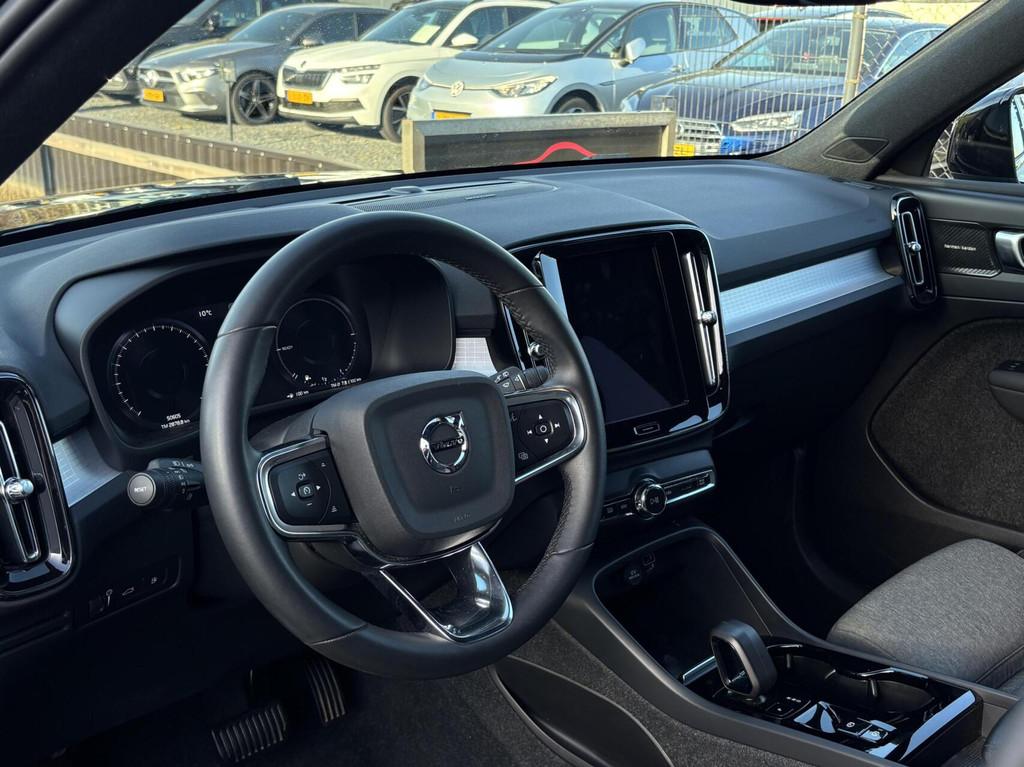 Volvo XC40 1.5 T4 Plug-in hybrid Plus Dark stuur vw panodak, Euro 6, 129 pk, Zwart, Bedrijf
