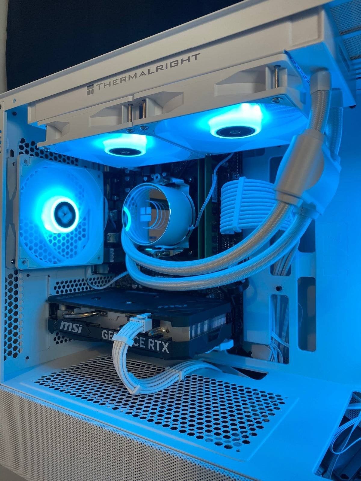 gaming pc 4060 met scherm muis toetsenbord en headset, Computers en Software, Videokaarten, AMD, DisplayPort, GDDR6, PCI-Express 4