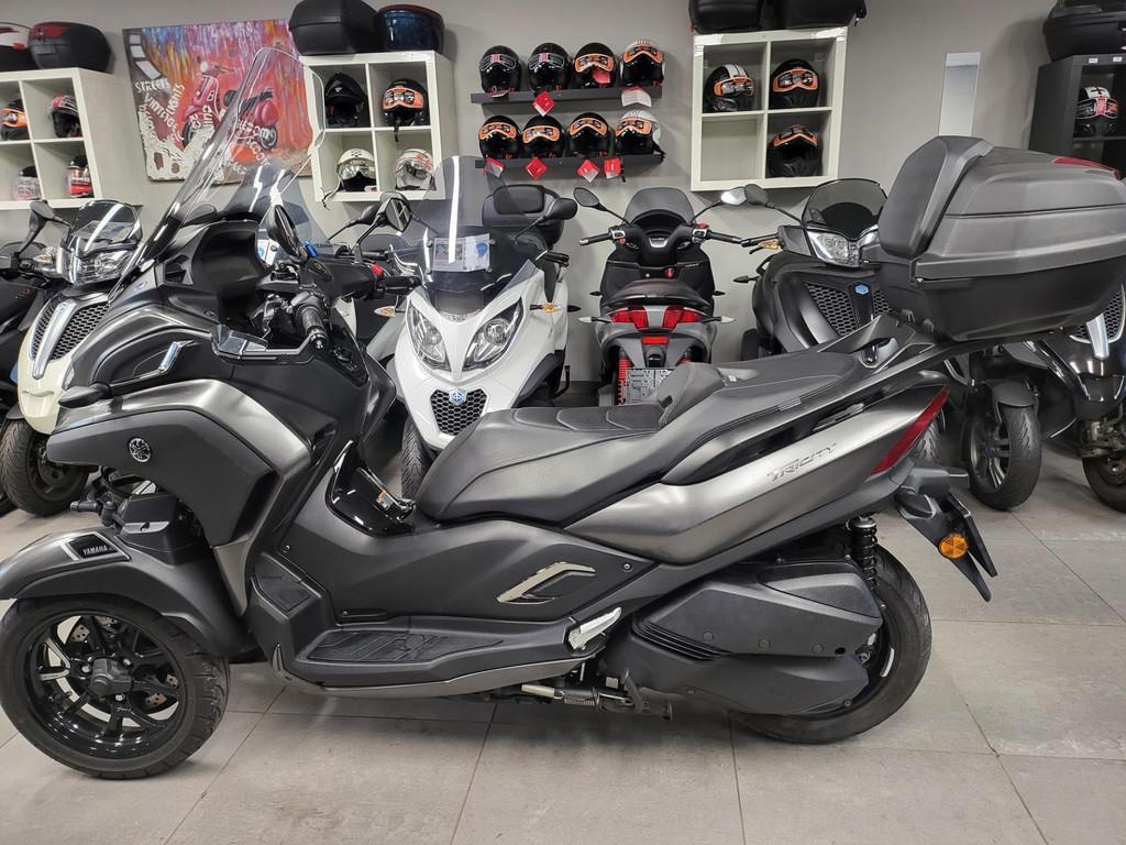 Yamaha Tricity 300 ABS AKRAPOVIC 2020 RIJKLAAR GARANTIE, Bedrijf, Scooter