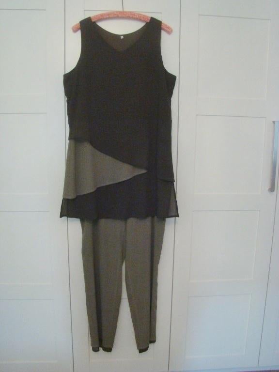 tuniek pak ~ hes en broek ~ ensemble    olijfgroen  maat 44, Kleding | Dames, Maat 42/44 (L), Ophalen of Verzenden, Zo goed als nieuw