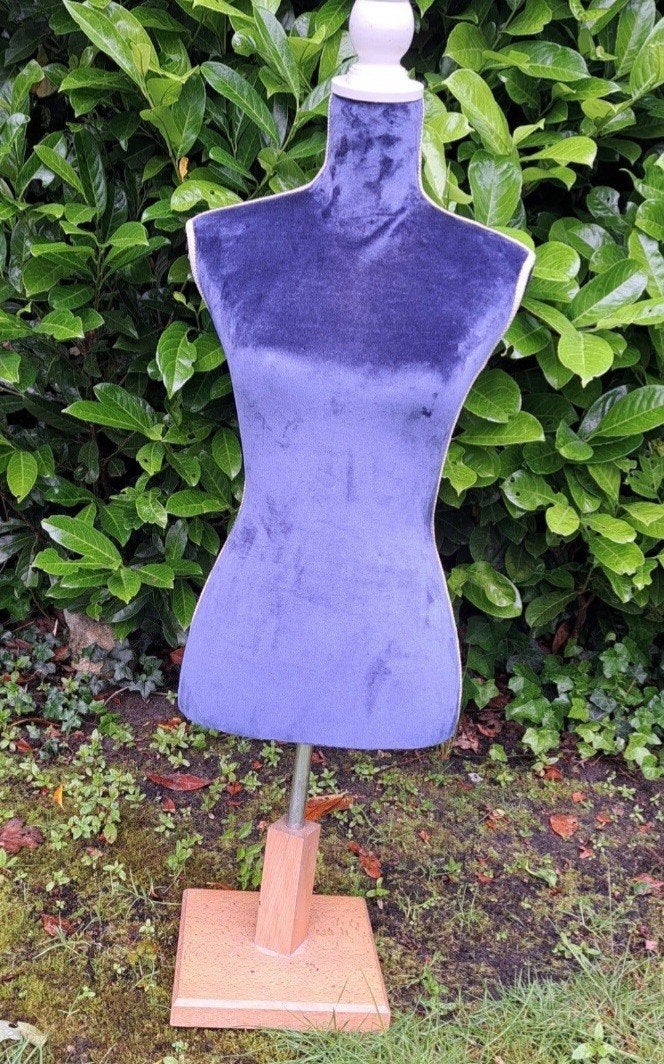 Verstelbare Paspop - Zacht Blauw Fluweel, Kleding | Dames, Overige Dameskleding, Ophalen of Verzenden, Zo goed als nieuw
