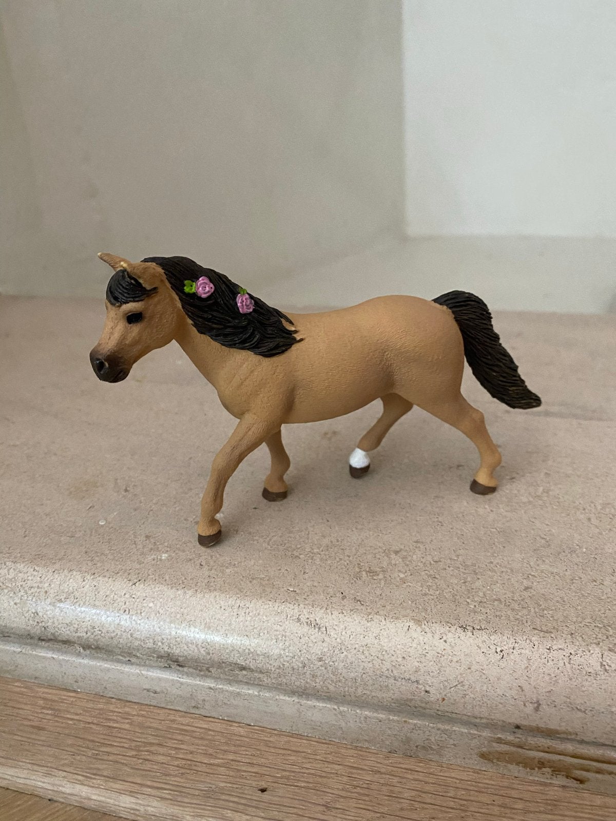 Schleich paard met bloemen in manen, Ophalen of Verzenden, Zo goed als nieuw, Jongen of Meisje