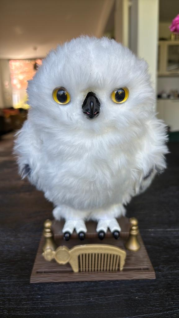 Harry Potter Hedwig sneeuwuil interactief praat, Verzamelen, Ophalen of Verzenden, Zo goed als nieuw, Actiefiguurtje