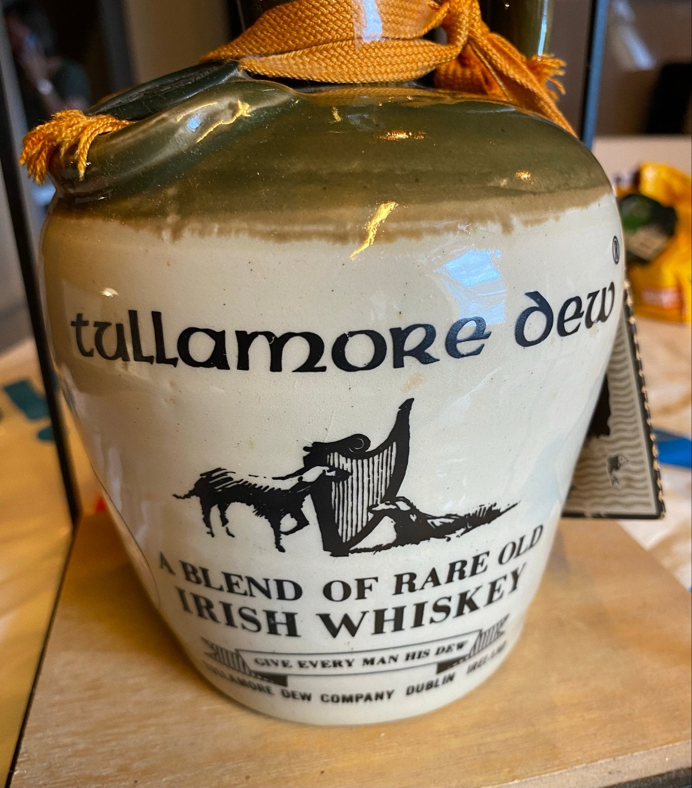 Tullamore Dew Uisge Baugh Keramische Fles - Zeldzame Whisky, Antiek en Kunst, Antiek | Keramiek en Aardewerk, Ophalen