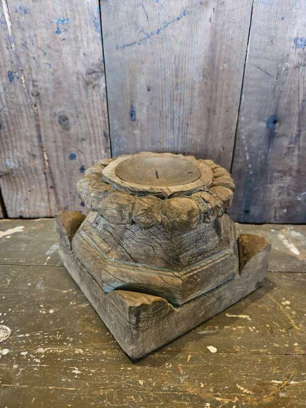oude poer,kandelaar ``WOONWINKEL RUSTIEK``, Ophalen of Verzenden, Hout, Kandelaar