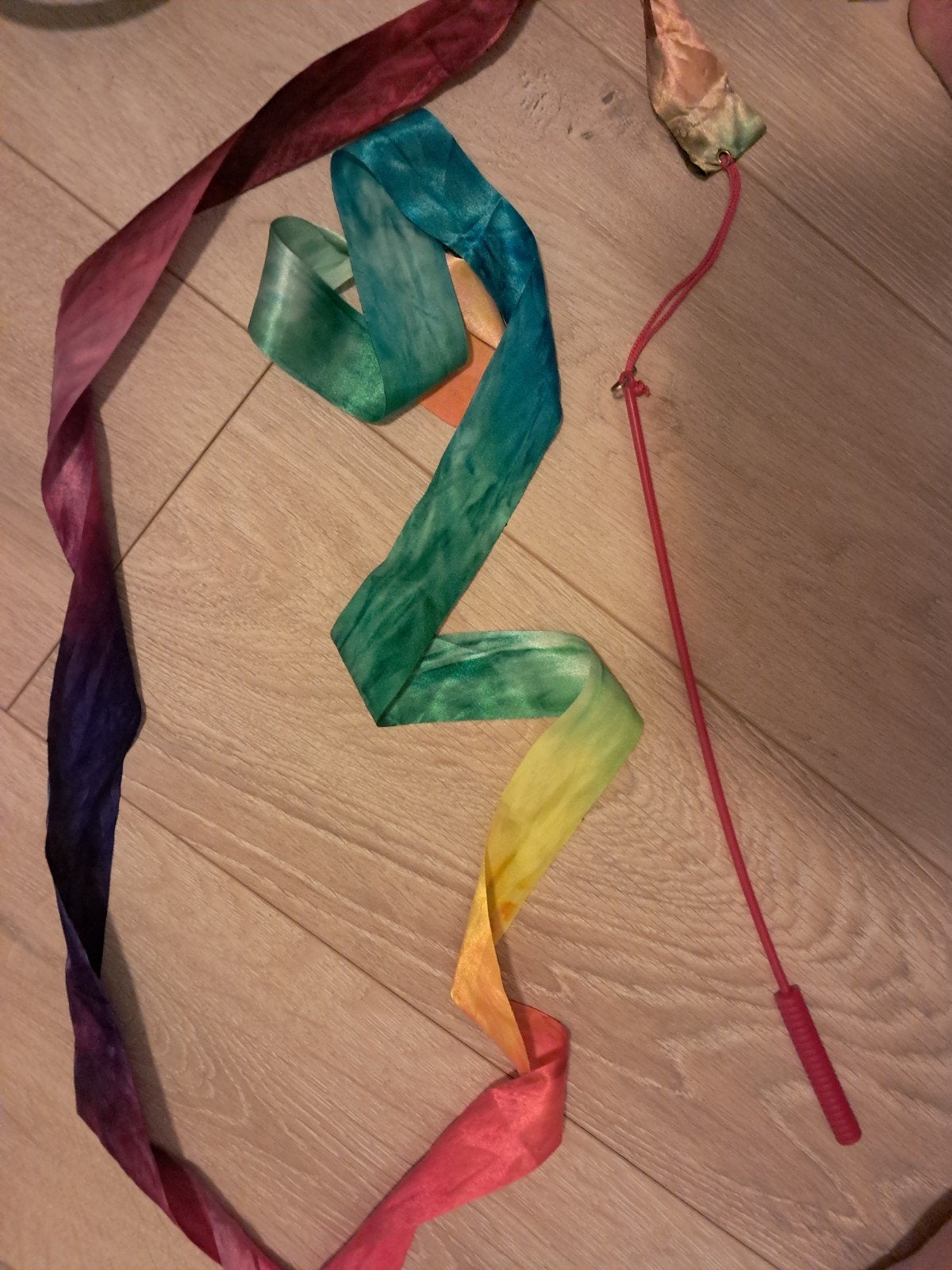 Danslint / Ritmisch Gymnastiek Lint - Regenboogkleuren, Sport en Fitness, Ophalen, Zo goed als nieuw