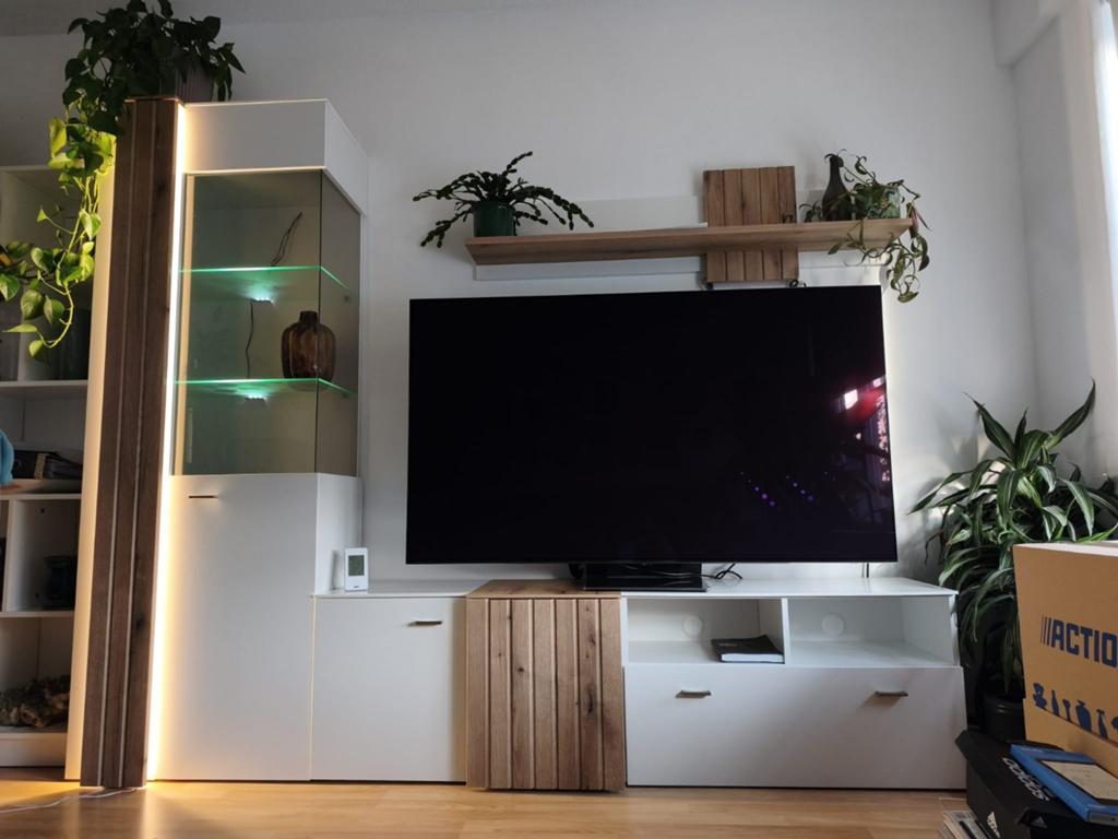 Complete Woonkamerset: Vitrinekasten, TV-meubel & Wandplank, Ophalen