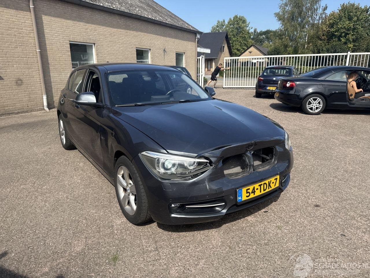 BMW 1-serie 116i Business+ REST BPM €300,-! (bj 2012), Auto diversen, Schadeauto's, Automaat, Petuelring 130 ,80809, München, Deutschland