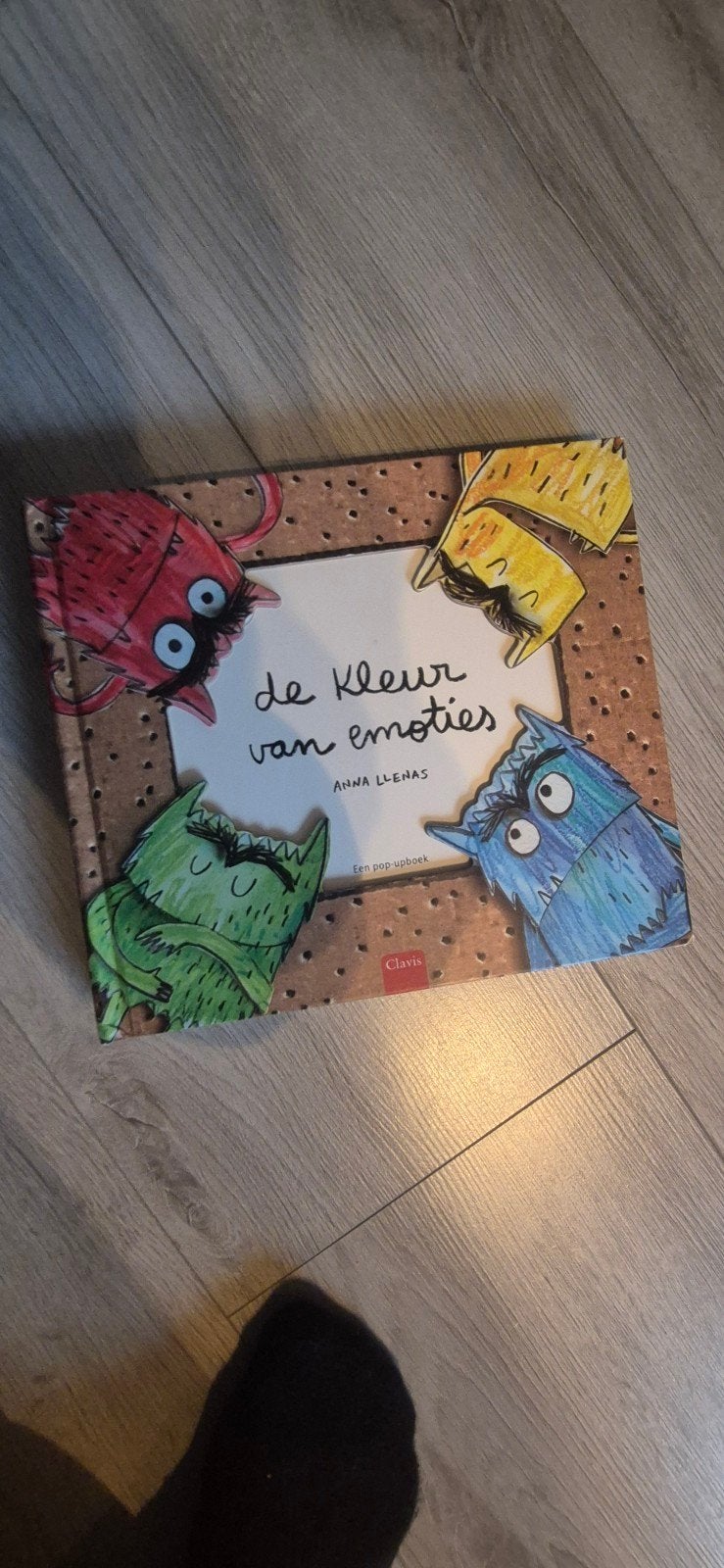 De kleur van emoties - kleuren monster pop-up boek, 3 tot 4 jaar, Anna Llenas, Ophalen of Verzenden, Zo goed als nieuw