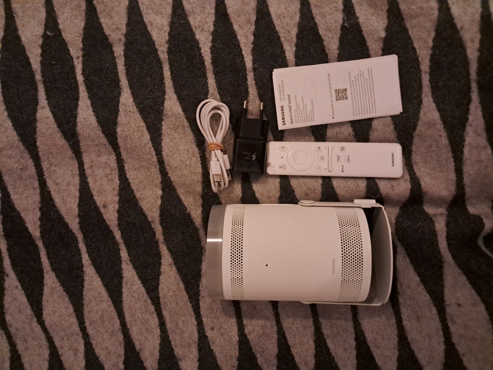 Samsung The Freestyle 2e generatie – Full HD beamer, LED, Ophalen of Verzenden, Zo goed als nieuw, Samsung