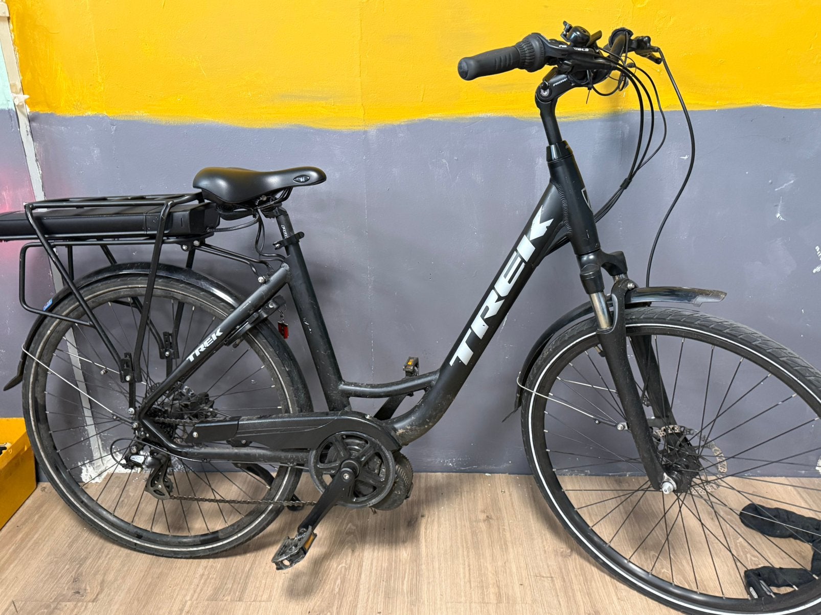 Electric Dames Fiets 28” inch, 6 gears, bafang motor, Fietsen en Brommers, Elektrische fietsen, Gebruikt, 50 km per accu of meer