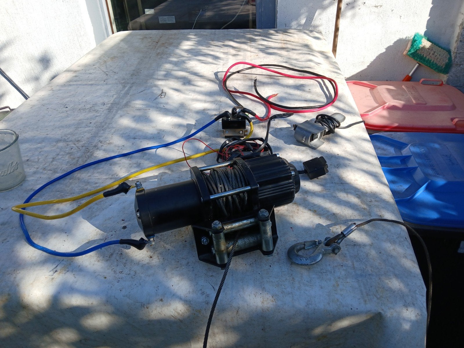 zgan 2 ton's lier dubbelle bediening 12 volt, Ophalen, Gebruikt
