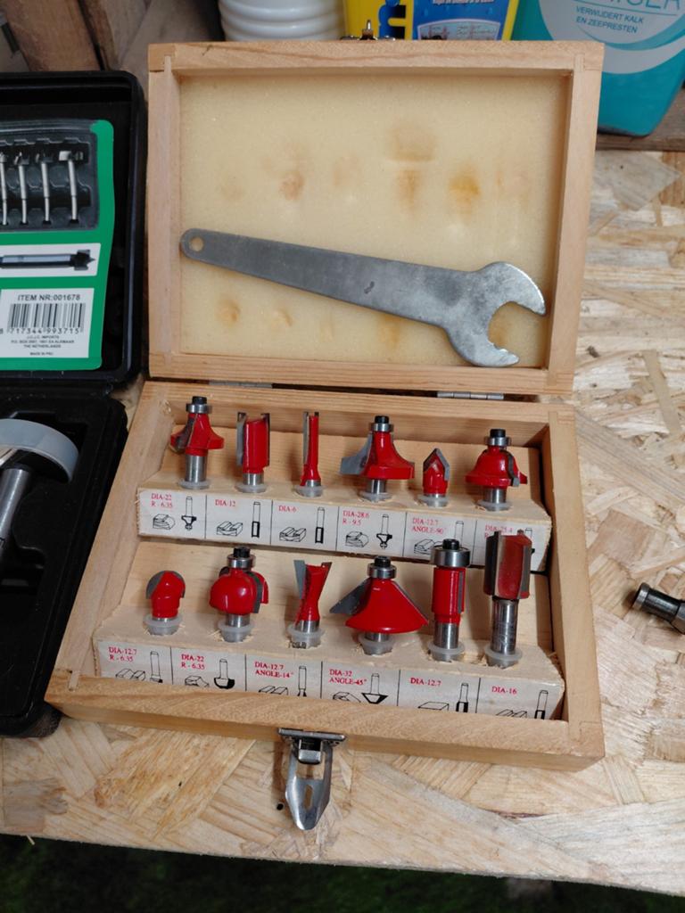 Freesbitset en Forstnerboor set, Doe-het-zelf en Verbouw, Gereedschap | Freesmachines, Ophalen, Gebruikt, Bovenfrees