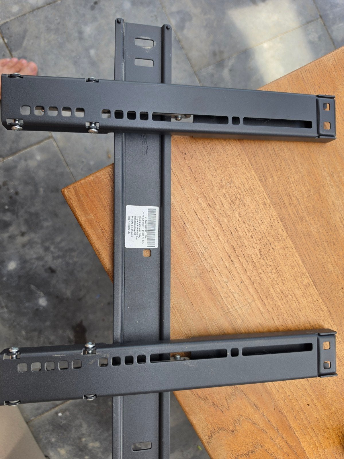 Vogel's THIN 415 Black Kantelbare TV Muurbeugel, Ophalen of Verzenden, Zo goed als nieuw