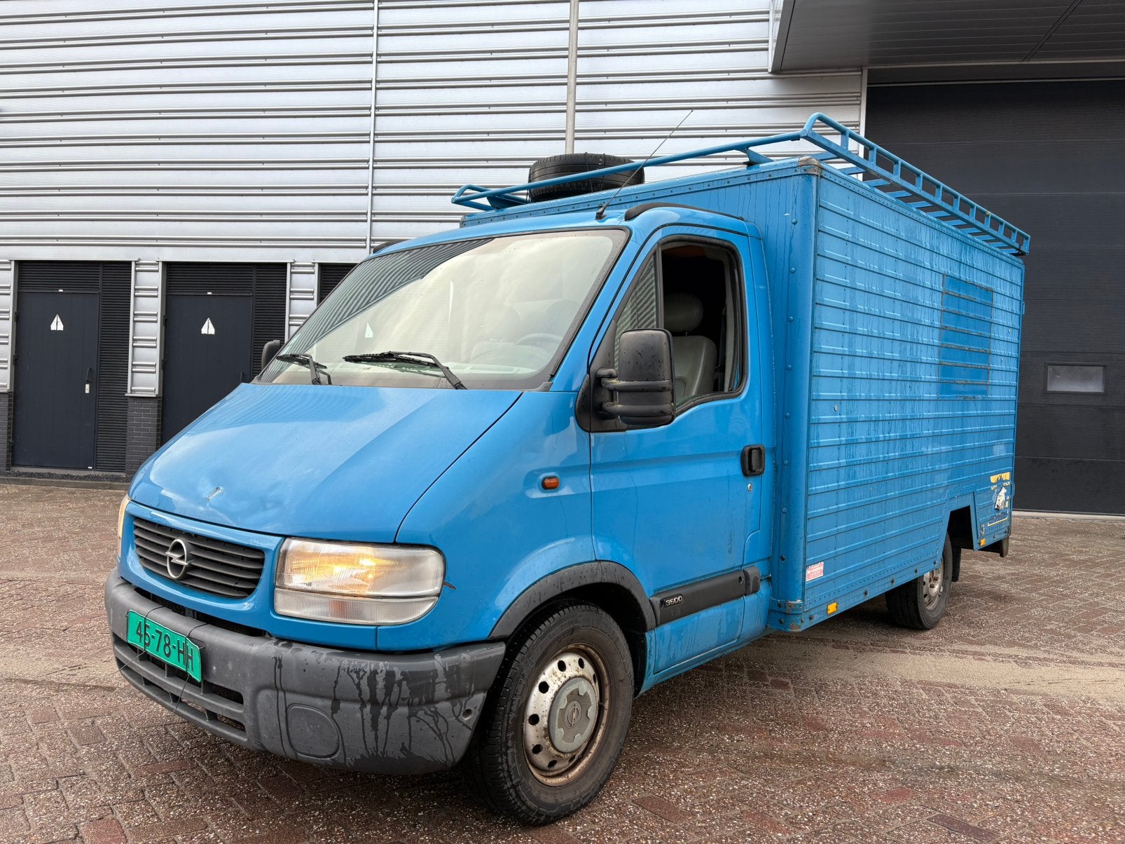 Opel Movano 2.5 DTI Bakwagen 2003 Foodtruck en of Camper, Auto's, Voorwielaandrijving, Zwart, 4 cilinders, Blauw