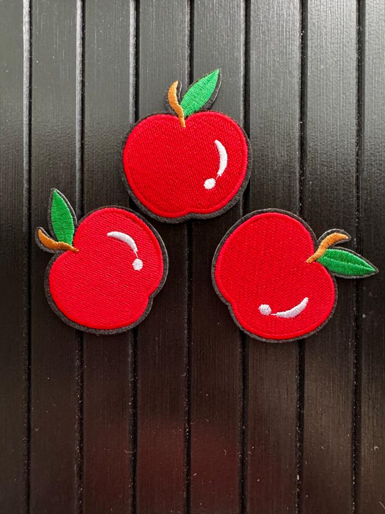 3x Rode Appel Patches - Strijkapplicaties 5x5,5 cm, Hobby en Vrije tijd, Kledingapplicaties en Hotfix, Ophalen of Verzenden, Nieuw