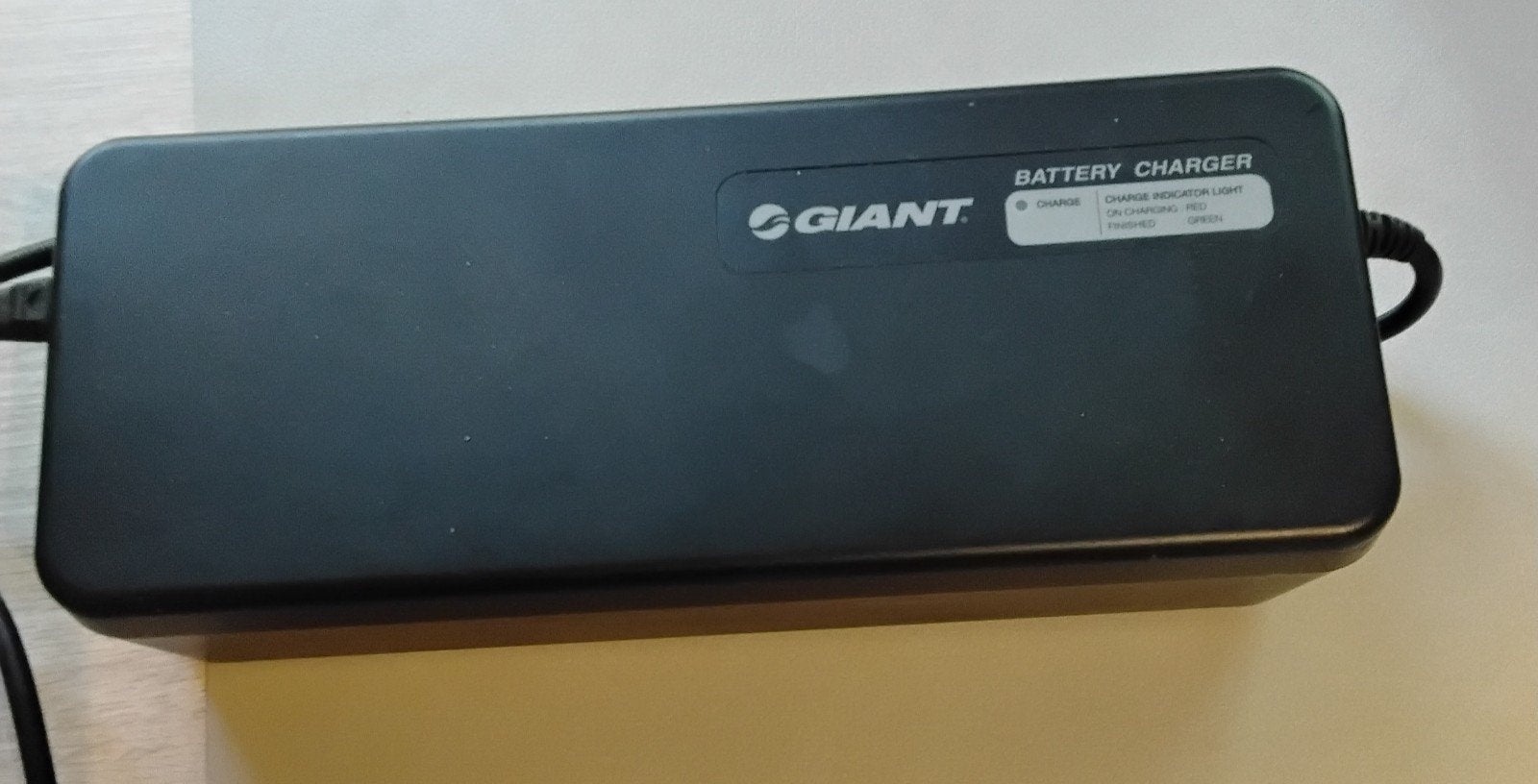 Giant Twist 36V Batterijlader, Gebruikt