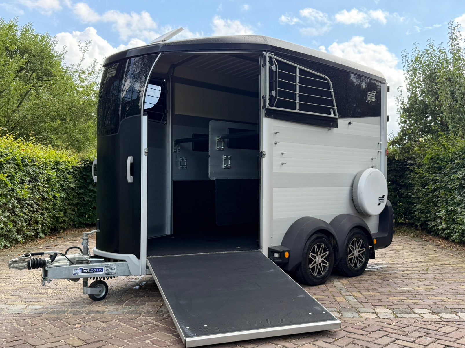 Zeer mooie ifor williams hbx511 vol aluminium, vooruitloop, Ophalen, Aluminium, Zo goed als nieuw, 2-paards trailer