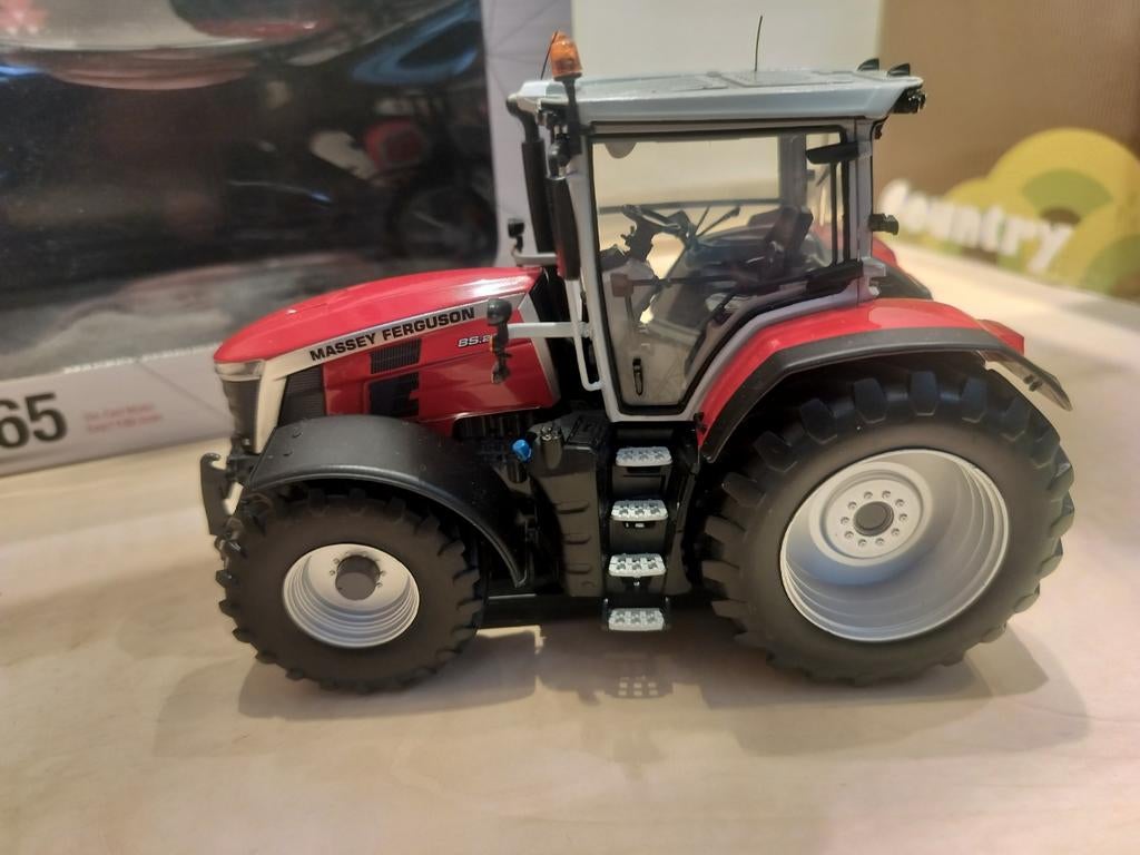 Te koop Massey Ferguson 8s, Ophalen of Verzenden, Zo goed als nieuw, Tractor of Landbouw, Universal Hobbies