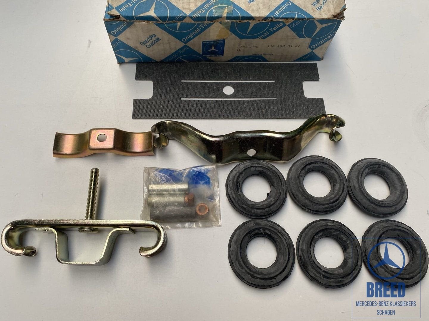 NOS montageset uitlaat voor Mercedes-Benz W116 S-Klasse, -, Nieuw, Ophalen of Verzenden, -