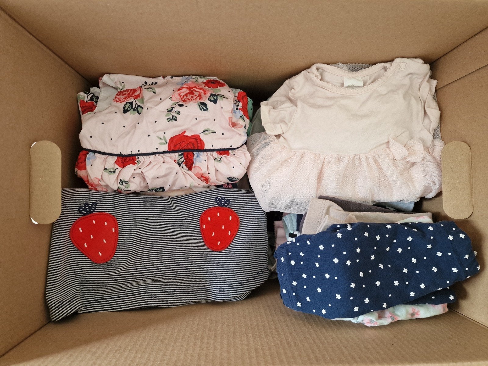 Mooi en ruim gevuld kinderkledingpakket maat 74, Ophalen, Gebruikt, Meisje, Setje