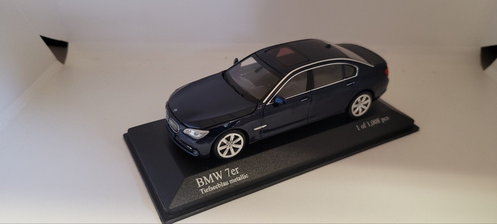 Minichamps 2008 BMW 7 serie F02 blauw metallic, Hobby en Vrije tijd, Modelauto's | 1:43, Ophalen of Verzenden, Nieuw, Auto, MiniChamps