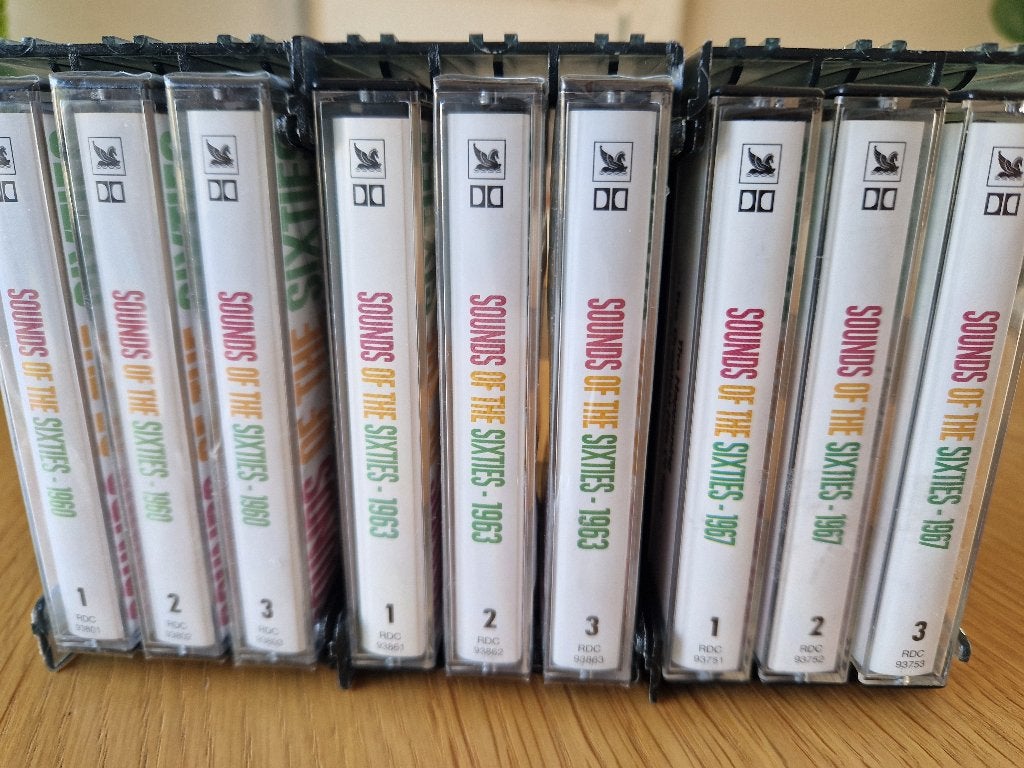 Sounds Of The Sixties 1960, 1963 en 1967, totaal 9 stuks, Cd's en Dvd's, 2 t/m 25 bandjes, Ophalen of Verzenden, Origineel, Met bewaardoos, rek of koffer