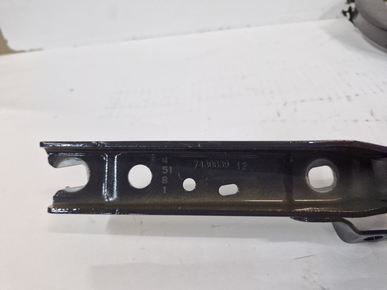 SCHARNIER BMW 3 serie (G20) (41007481967|41008494431), Gebruikt, BMW, Petuelring 130
80809  München, DE, Bayerische Motoren Werke AG