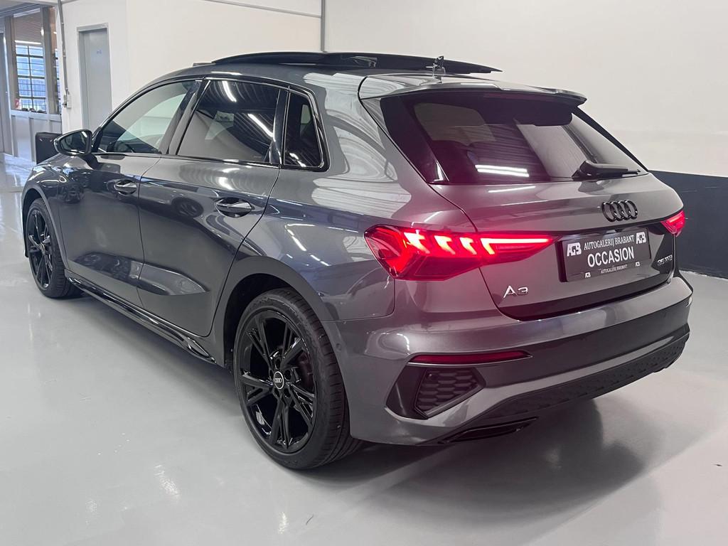 Audi A3 Sportback 35 TFSI S edition Pano/Carplay/Matrix, Auto's, Zwart, 4 cilinders, 150 pk, Origineel Nederlands
