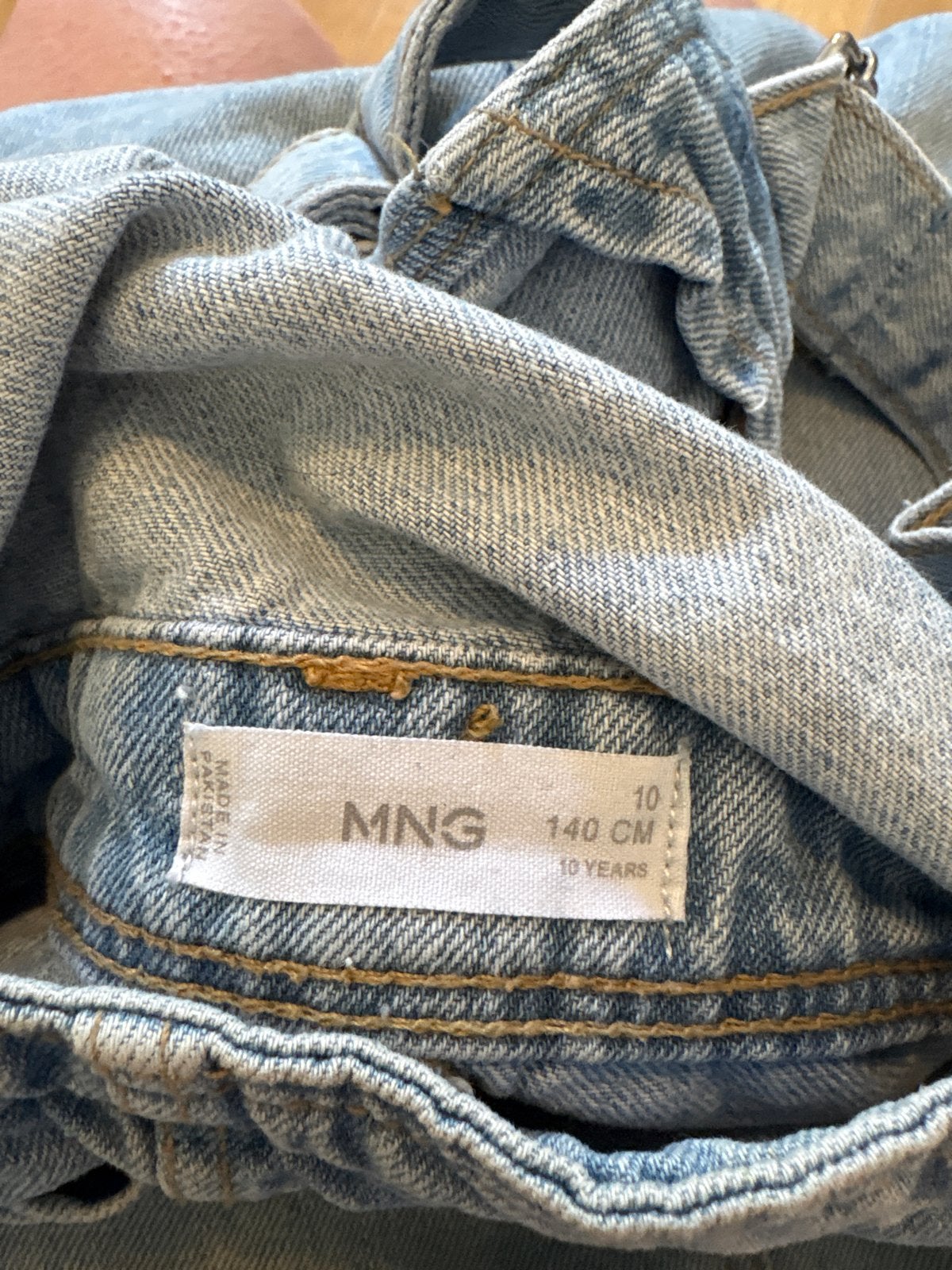 MNG Denim Salopette - Maat 140, Ophalen, Zo goed als nieuw, Jongen of Meisje, Broek