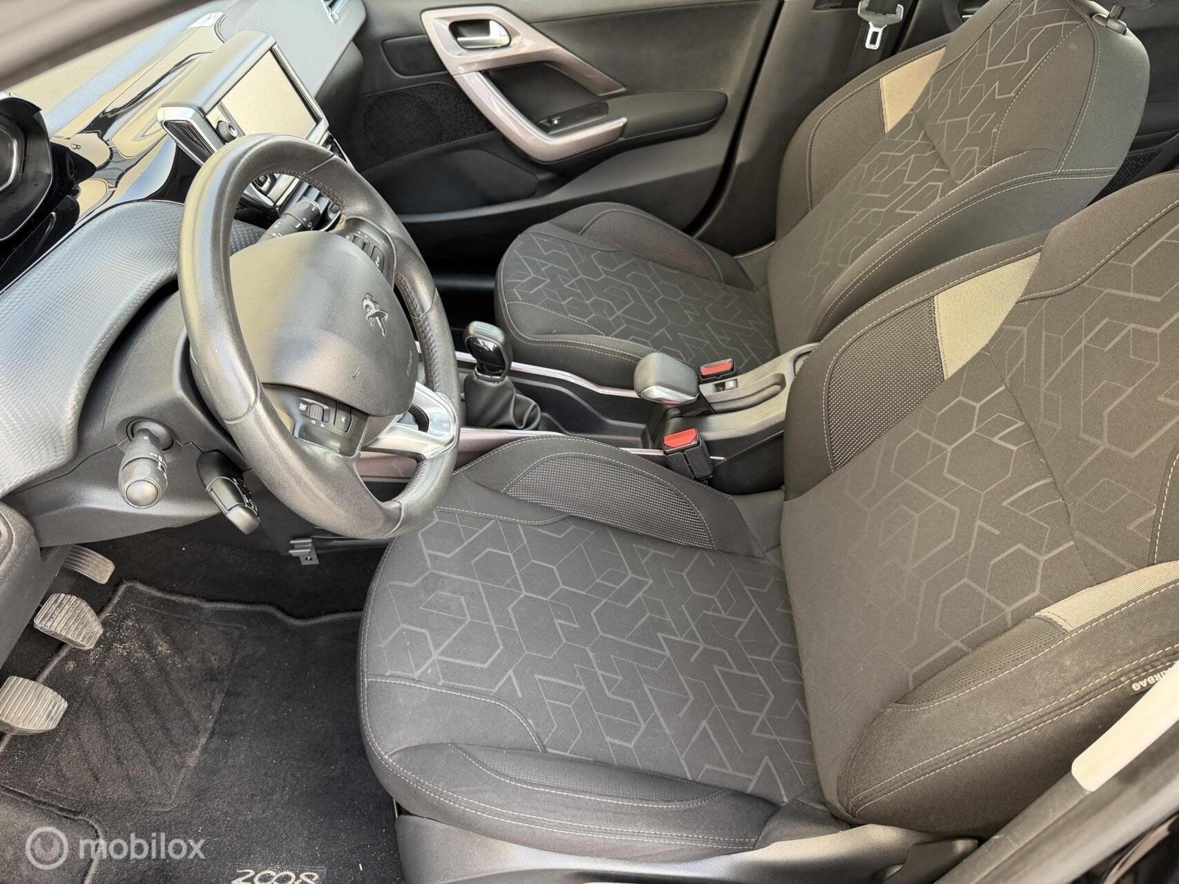 Foto 18 van Peugeot 2008 1.2 PureTech Active NWE APK PANO NAVI CAMERA