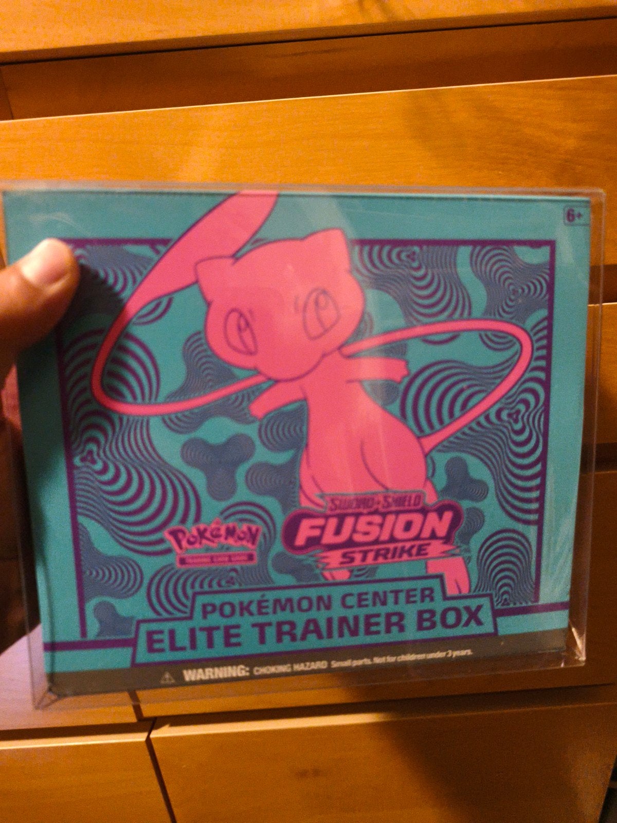 Pokémon Center Elite Trainer Box Fusion Strike, Ophalen of Verzenden, Nieuw, Overige typen